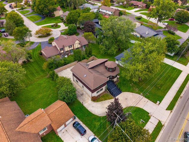 27507 Bell Road, Southfield, MI 48034