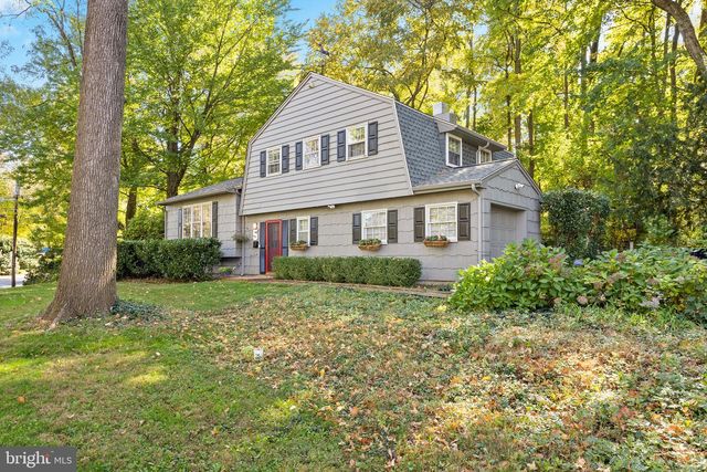 5 CRAB APPLE LN, Lawrence Twp, NJ 08648