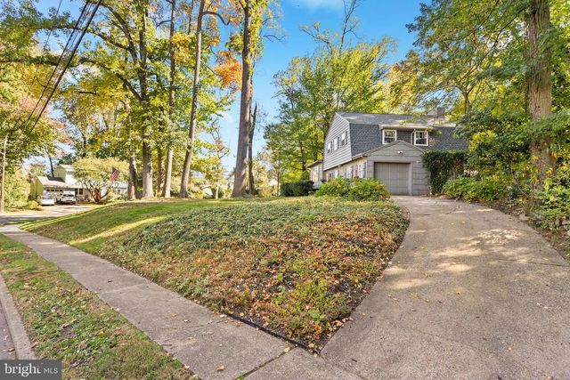 5 CRAB APPLE LN, Lawrence Twp, NJ 08648