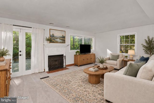 5 CRAB APPLE LN, Lawrence Twp, NJ 08648