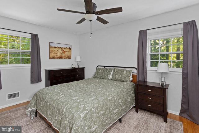 5 CRAB APPLE LN, Lawrence Twp, NJ 08648