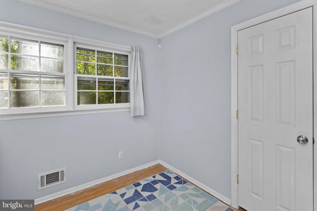 5 CRAB APPLE LN, Lawrence Twp, NJ 08648
