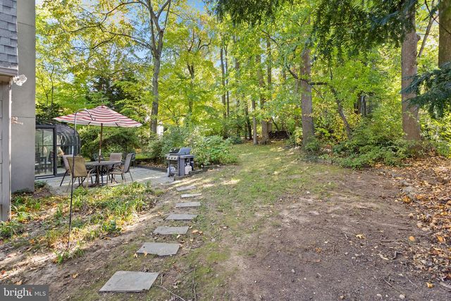 5 CRAB APPLE LN, Lawrence Twp, NJ 08648