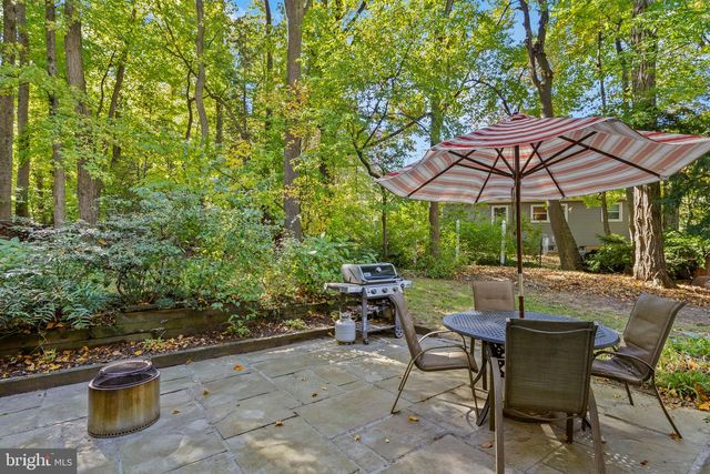 5 CRAB APPLE LN, Lawrence Twp, NJ 08648