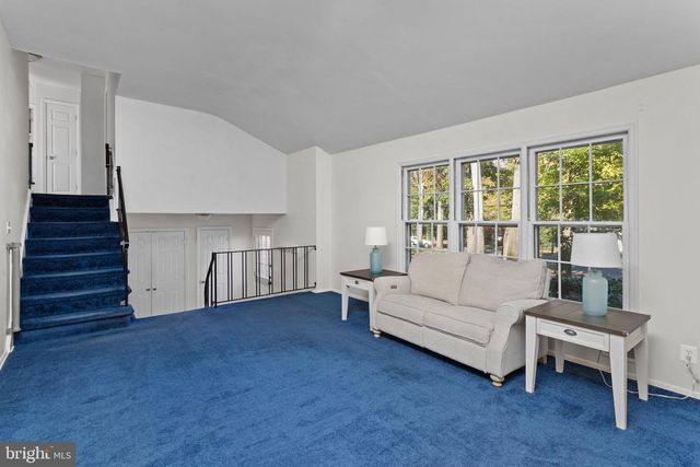 5 CRAB APPLE LN, Lawrence Twp, NJ 08648