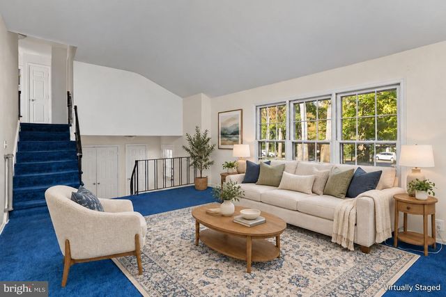 5 CRAB APPLE LN, Lawrence Twp, NJ 08648