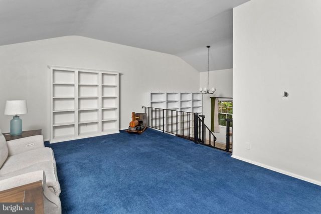 5 CRAB APPLE LN, Lawrence Twp, NJ 08648