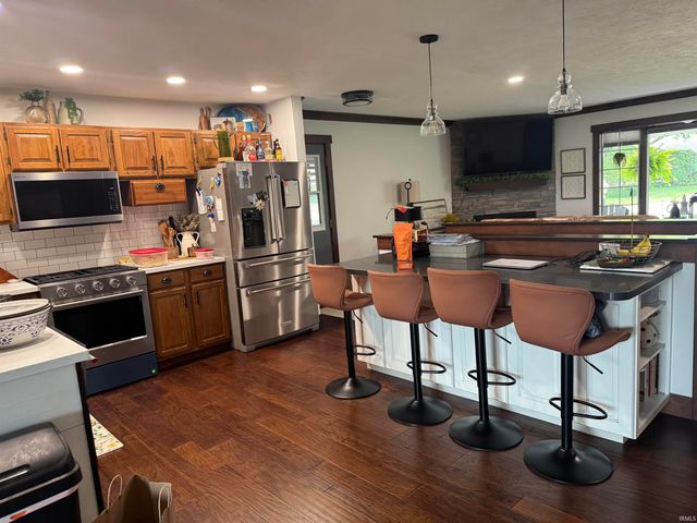 203 Eugene Drive, Middlebury, IN 46540