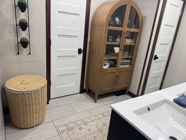 203 Eugene Drive, Middlebury, IN 46540