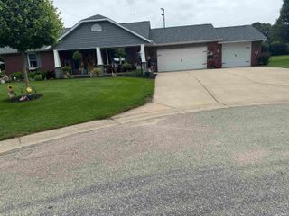 203 Eugene Drive, Middlebury, IN 46540