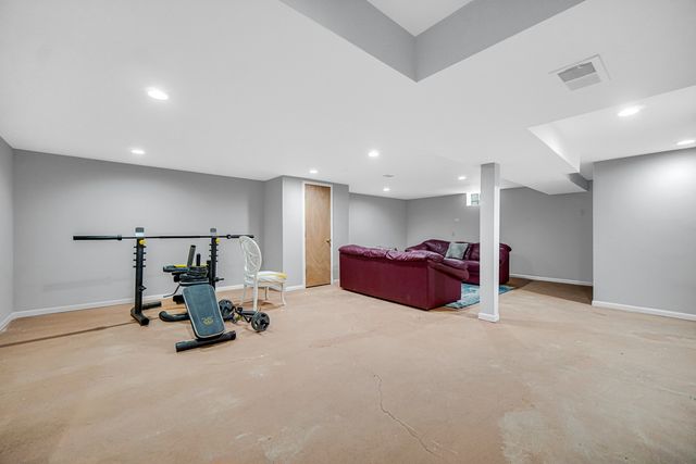 16404 Betty Lane, South Holland, IL 60473
