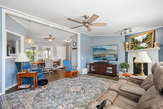 412 Harbor Heights Drive, Waterford, WI 53185