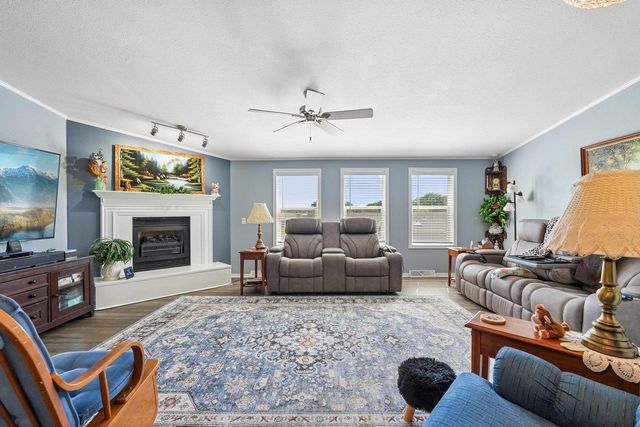412 Harbor Heights Drive, Waterford, WI 53185