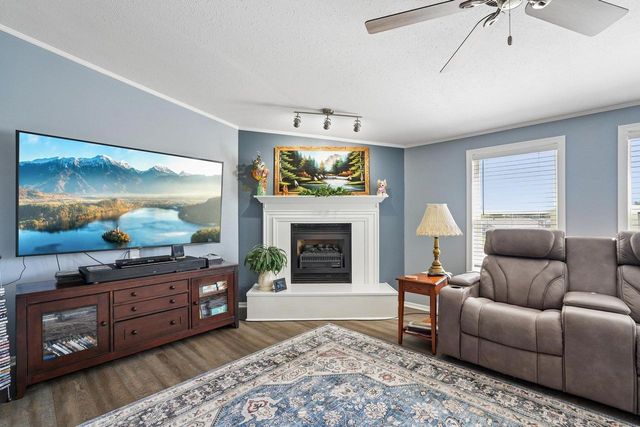 412 Harbor Heights Drive, Waterford, WI 53185