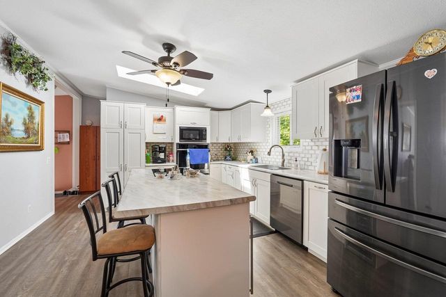 412 Harbor Heights Drive, Waterford, WI 53185