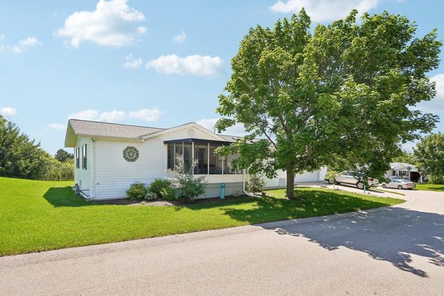 412 Harbor Heights Drive, Waterford, WI 53185