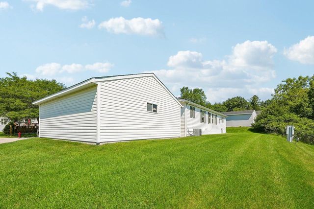 412 Harbor Heights Drive, Waterford, WI 53185