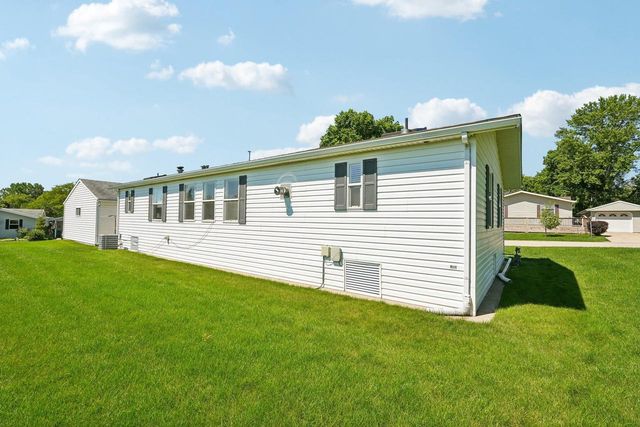 412 Harbor Heights Drive, Waterford, WI 53185