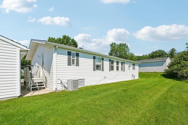 412 Harbor Heights Drive, Waterford, WI 53185