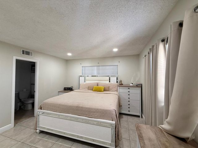 1421 NW 45th Street 2, Deerfield Beach, FL 33064