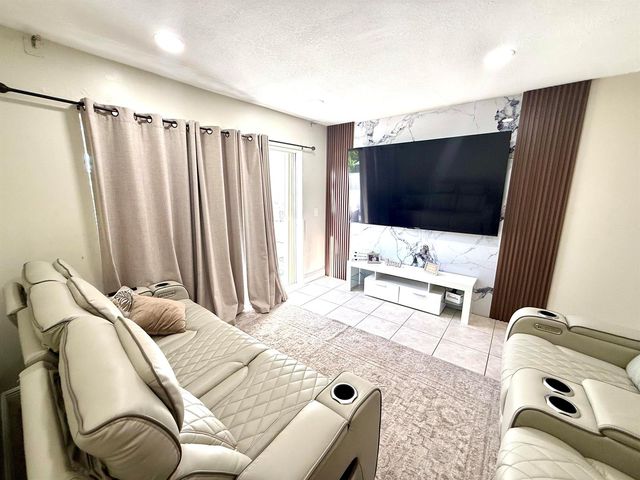 1421 NW 45th Street 2, Deerfield Beach, FL 33064