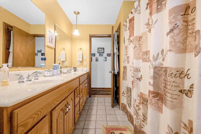 3005 South STREET, East Troy, WI 53120