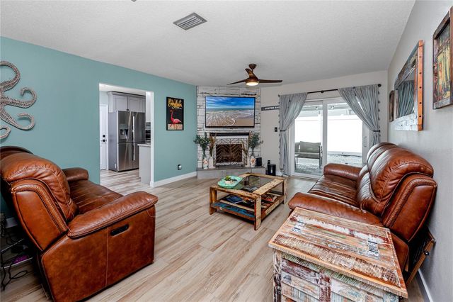 4550 3RD STREET N, St Petersburg, FL 33703