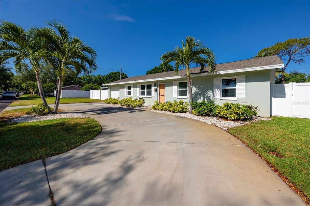 4550 3RD STREET N, St Petersburg, FL 33703