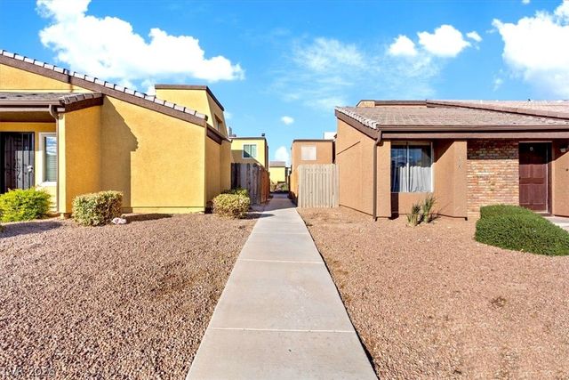 1404 Santa Anita Drive B, Las Vegas, NV 89119