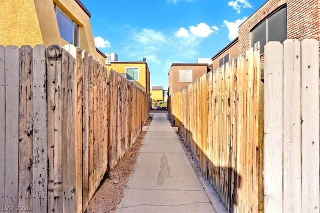 1404 Santa Anita Drive B, Las Vegas, NV 89119