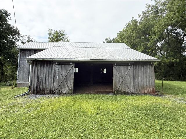 740 Engler Road, Plainfield Twp, PA 18064