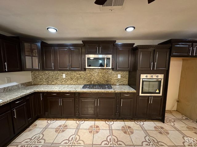 214 21st Avenue, Delano, CA 93215