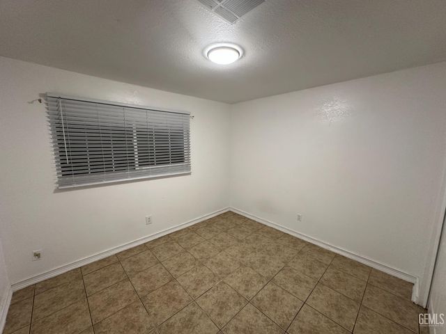 214 21st Avenue, Delano, CA 93215