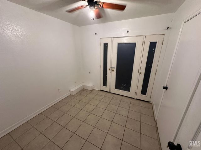 214 21st Avenue, Delano, CA 93215