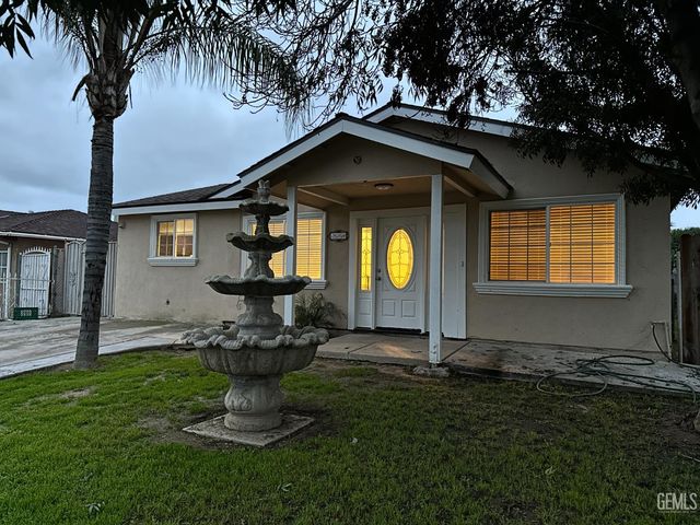 214 21st Avenue, Delano, CA 93215