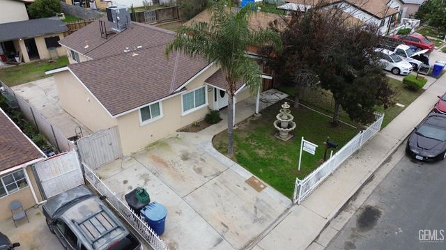 214 21st Avenue, Delano, CA 93215