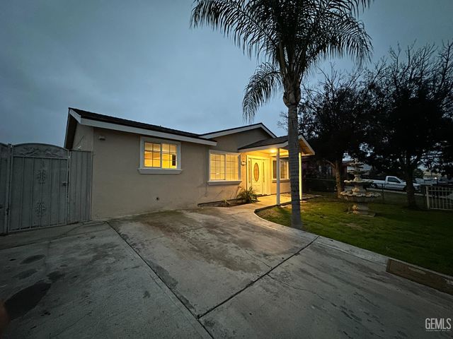 214 21st Avenue, Delano, CA 93215