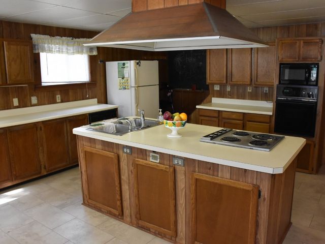 232 WILLOW Street, Meadville, PA 16335