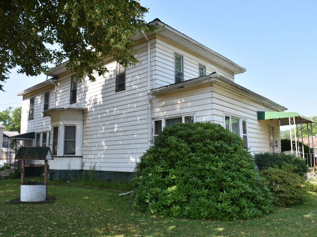 232 WILLOW Street, Meadville, PA 16335
