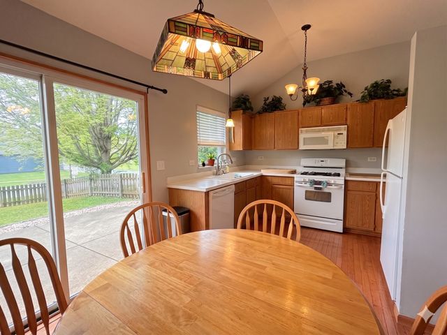 2022 N Aspen Drive, Woodstock, IL 60098