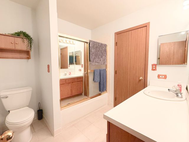 2022 N Aspen Drive, Woodstock, IL 60098