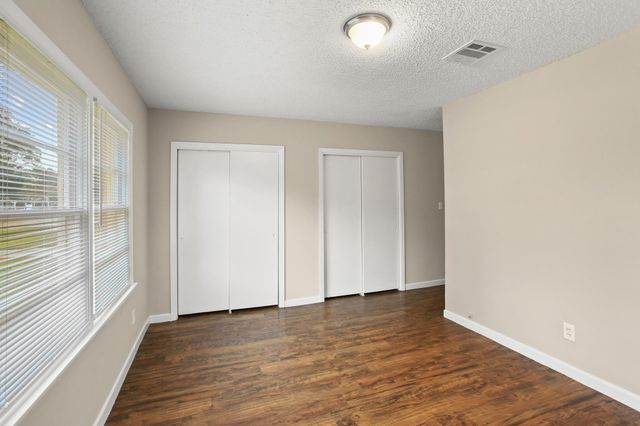 410 22nd Avenue N, Texas City, TX 77590