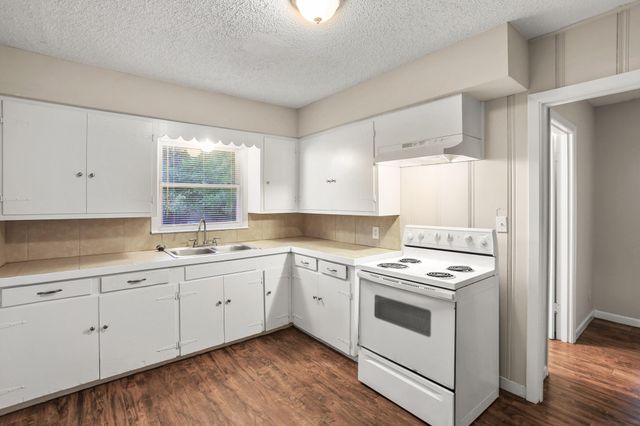 410 22nd Avenue N, Texas City, TX 77590