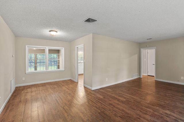 410 22nd Avenue N, Texas City, TX 77590