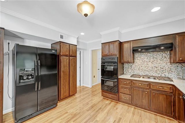 8180 Tynecastle Drive, Sandy Springs, GA 30350