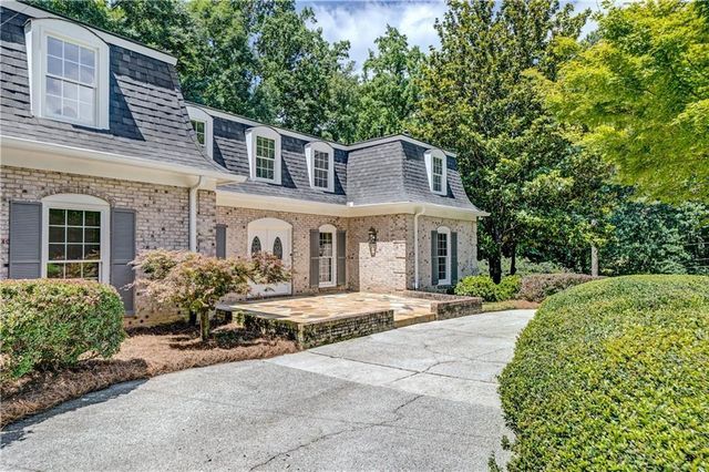 8180 Tynecastle Drive, Sandy Springs, GA 30350