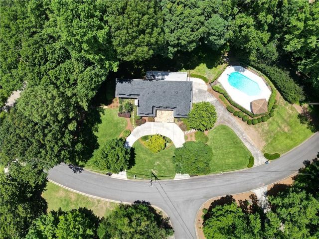 8180 Tynecastle Drive, Sandy Springs, GA 30350