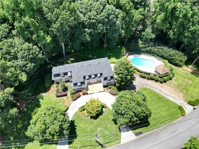 8180 Tynecastle Drive, Sandy Springs, GA 30350