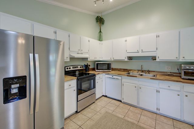 101 Coventry Road, Summerville, SC 29486