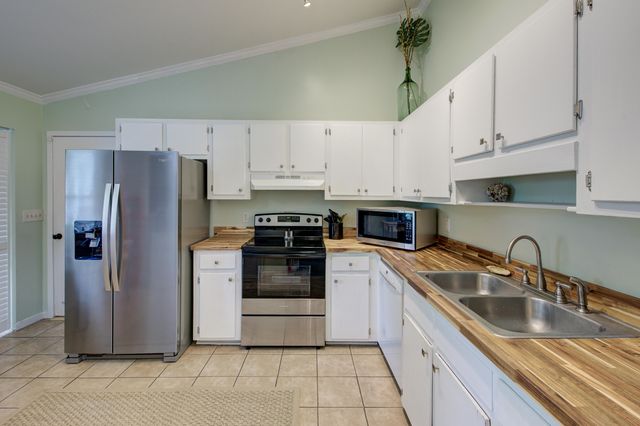 101 Coventry Road, Summerville, SC 29486